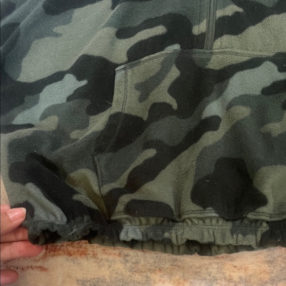 Old Navy Kids Green Camouflage Hoodie - Picture 3 of 3